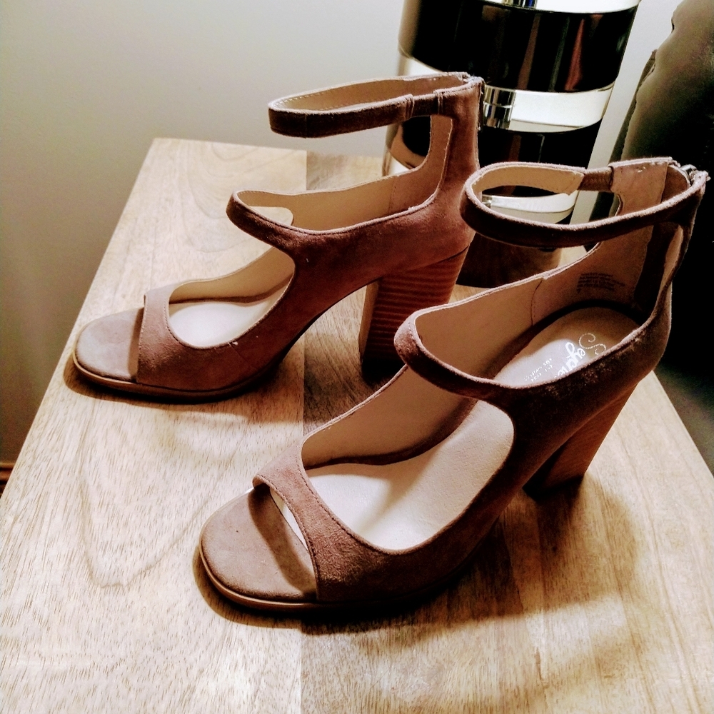 Anthropologie Seychelles Tan Suede Shoes